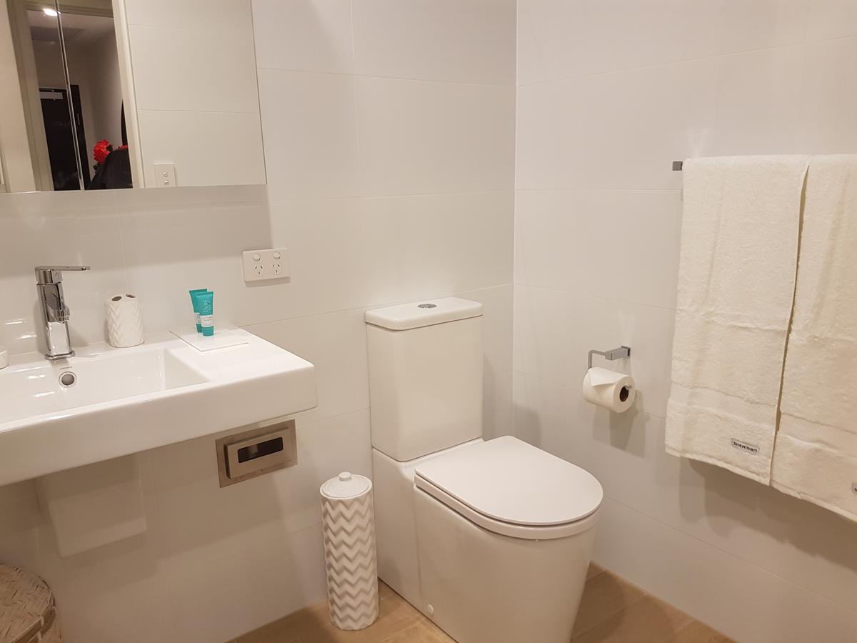 Arena Luxury Beachfront Apartment 뉴캐슬 외부 사진