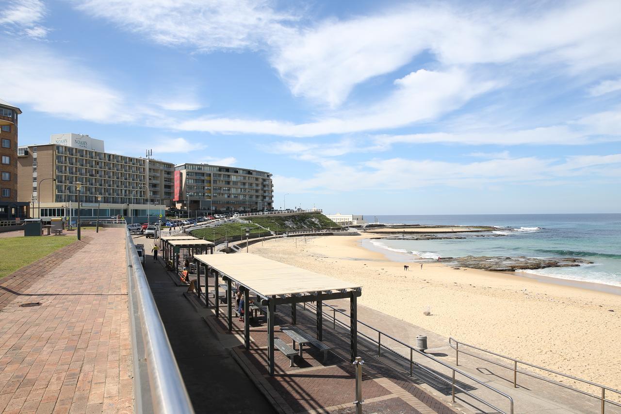 Arena Luxury Beachfront Apartment 뉴캐슬 외부 사진