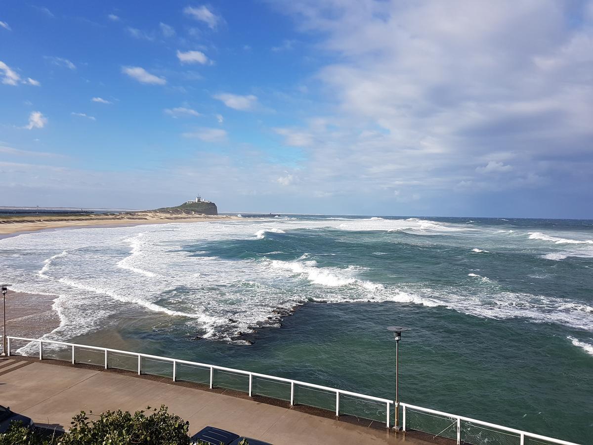 Arena Luxury Beachfront Apartment 뉴캐슬 외부 사진