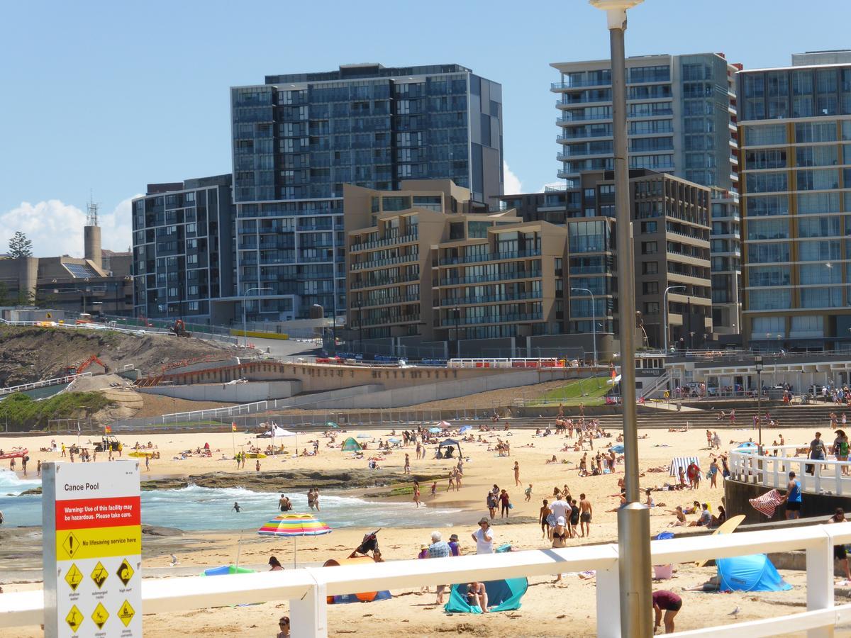 Arena Luxury Beachfront Apartment 뉴캐슬 외부 사진