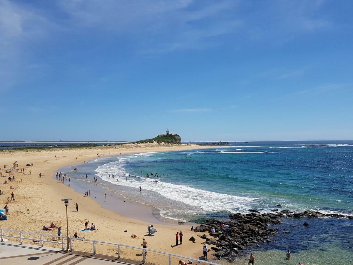 Arena Luxury Beachfront Apartment 뉴캐슬 외부 사진